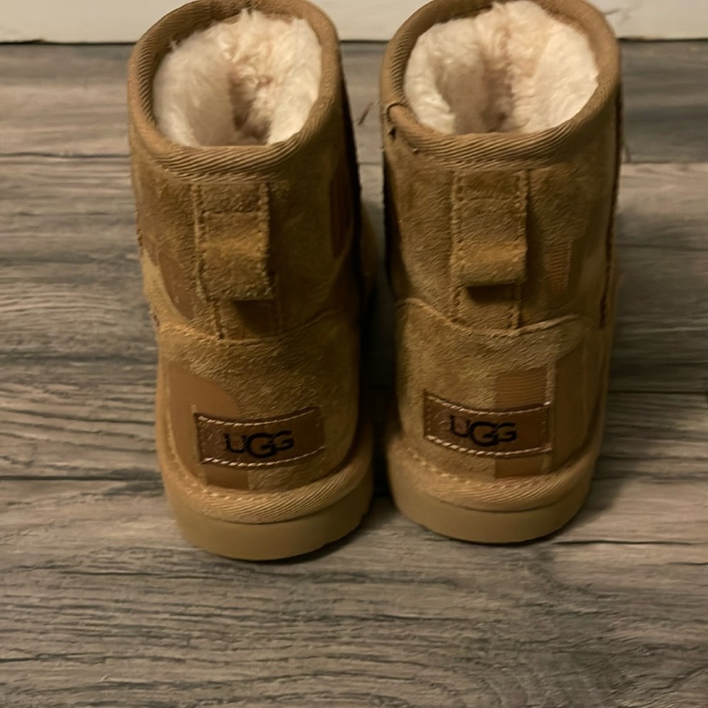 Ugg girls boots
